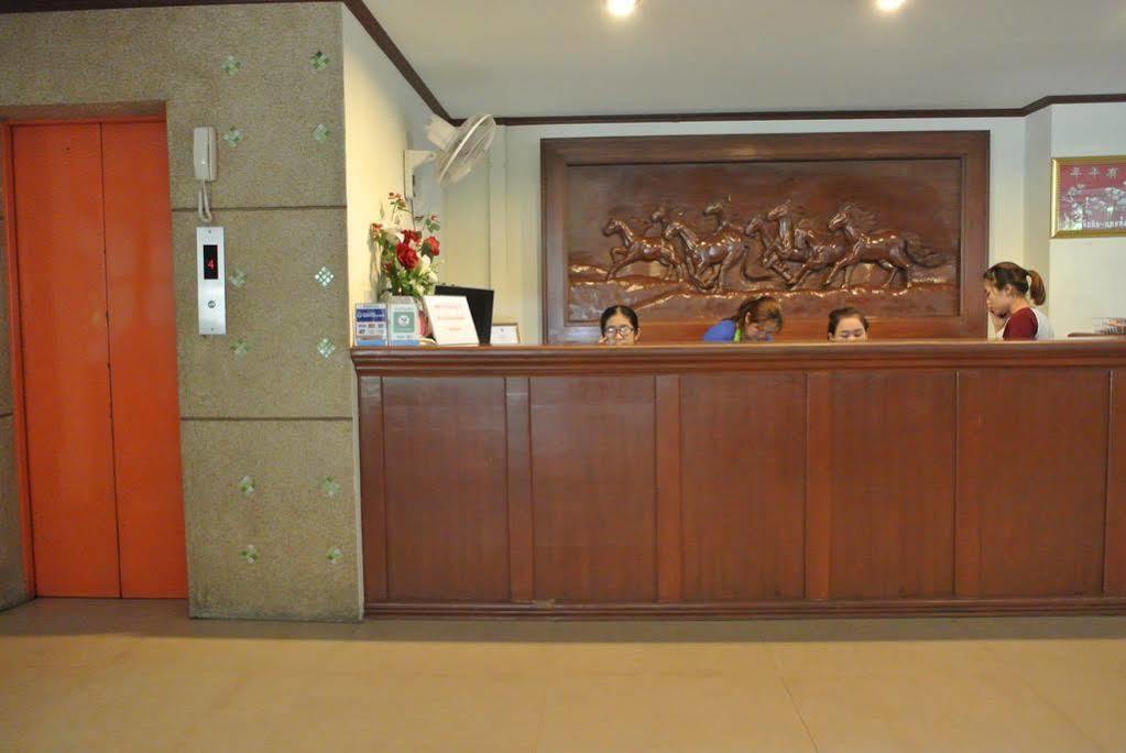Bp Grand Hotel Чиангмай Экстерьер фото